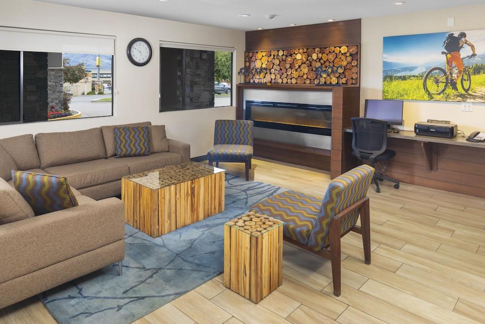 Accent Inns Kamloops Bagian luar foto