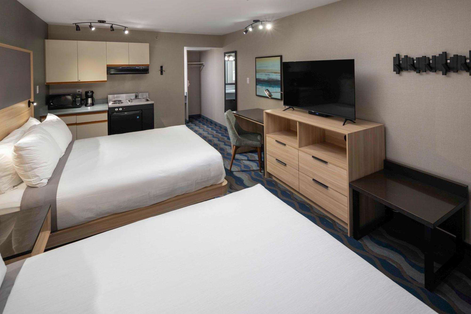 Accent Inns Kamloops Bagian luar foto