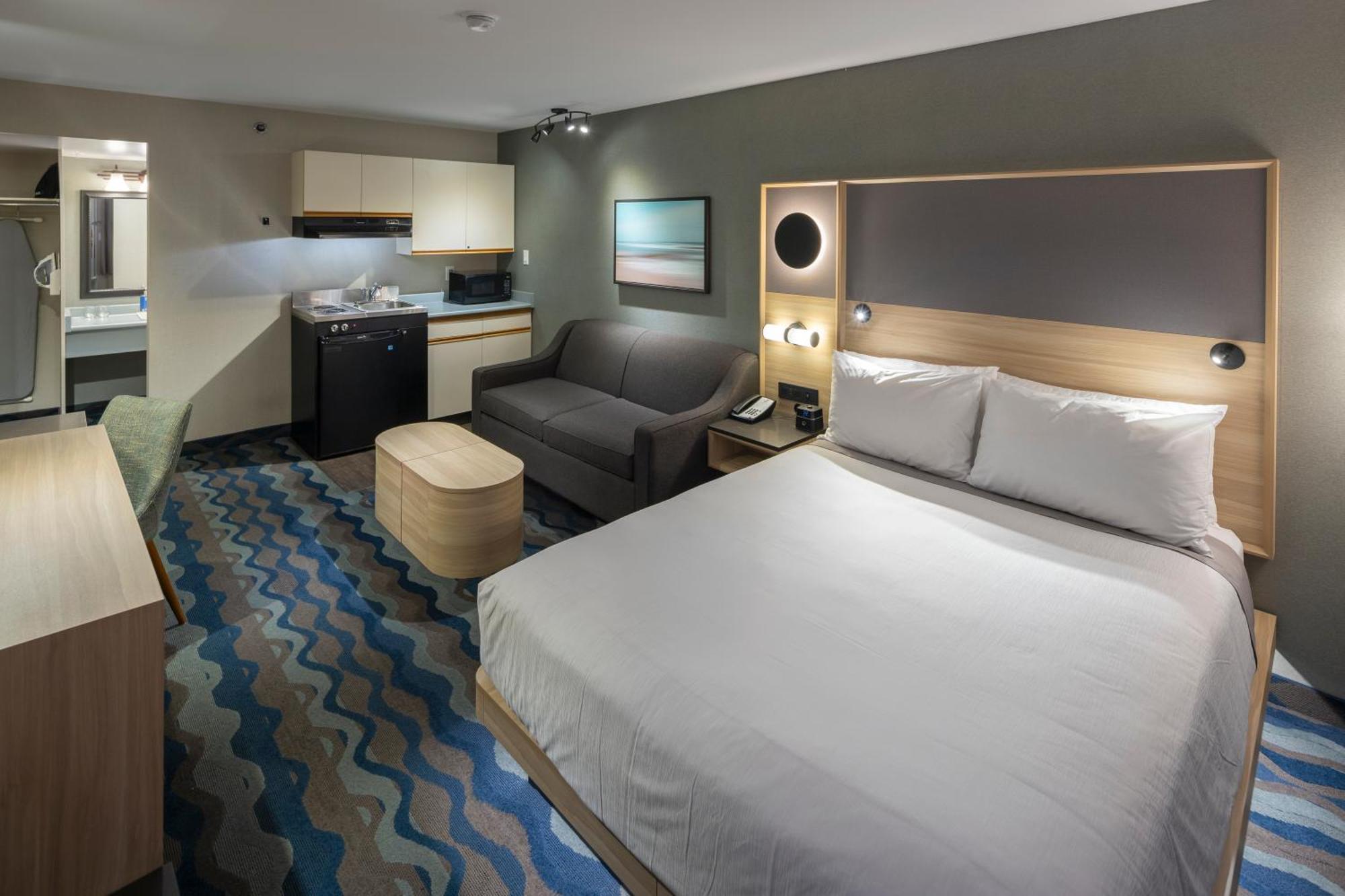 Accent Inns Kamloops Bagian luar foto