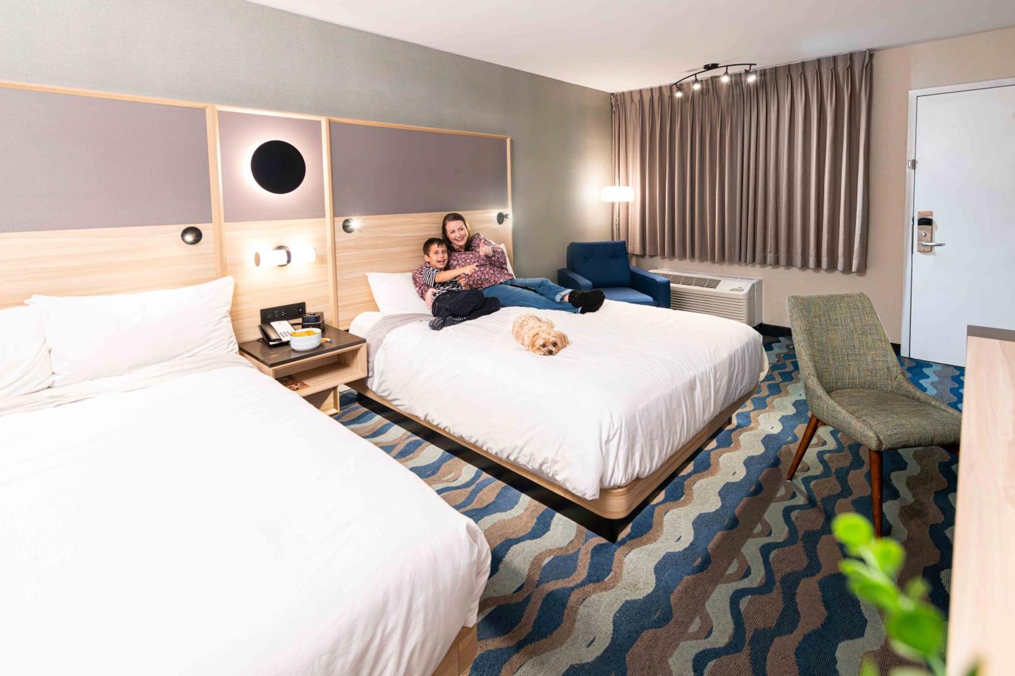 Accent Inns Kamloops Bagian luar foto