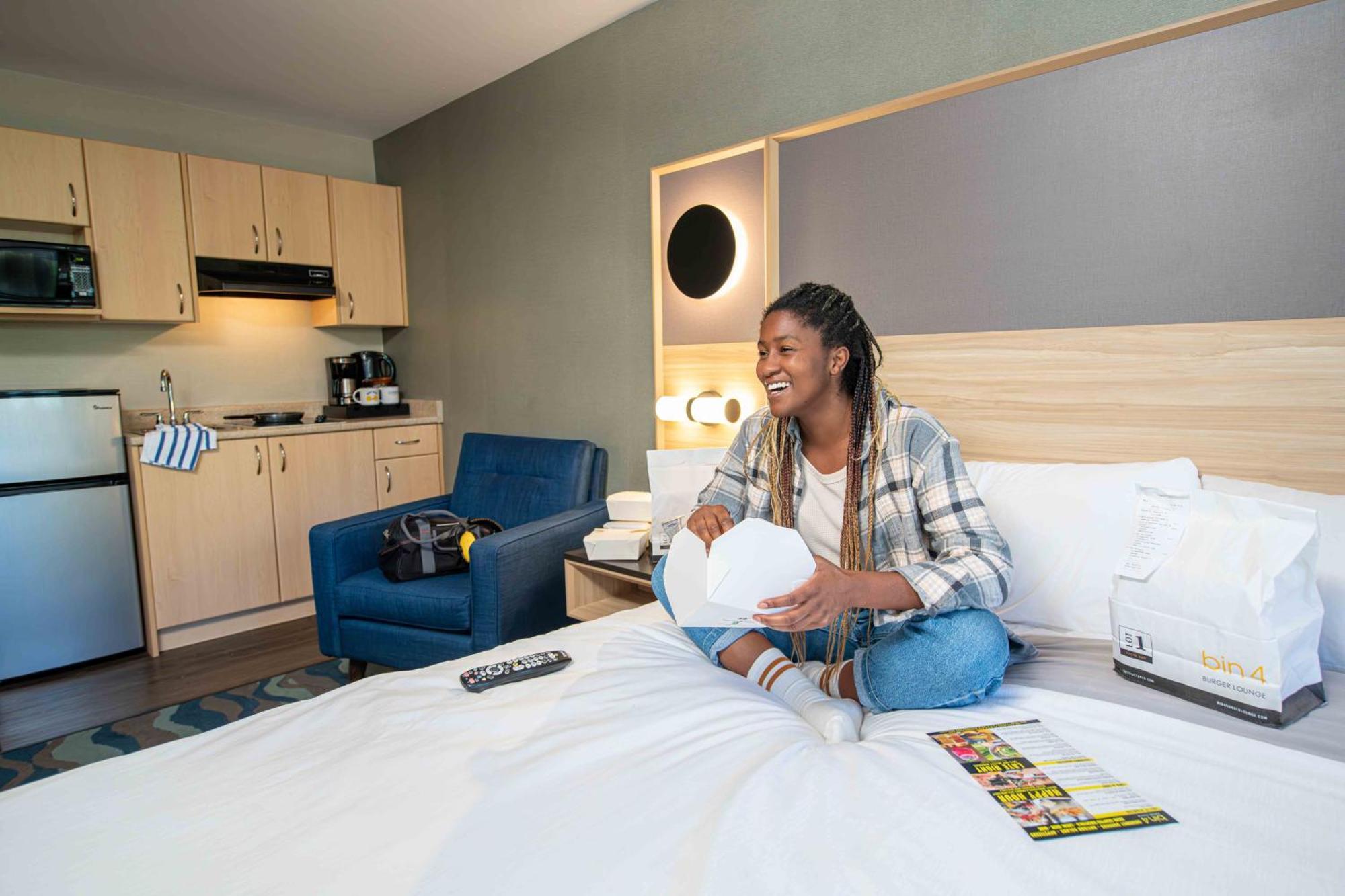 Accent Inns Kamloops Bagian luar foto